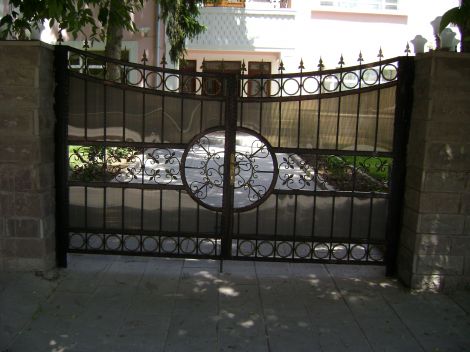  otomatik bahçe kapısı